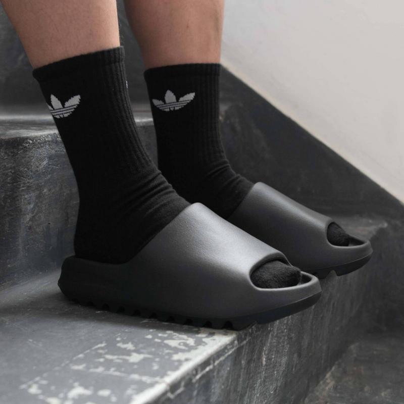 Dép Adidas Yeezy Slides Dark Onyx