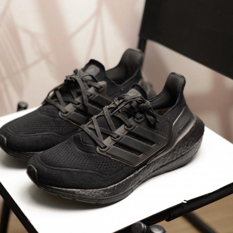 Giầy Adidas UltraBOOST Light - Black / Black