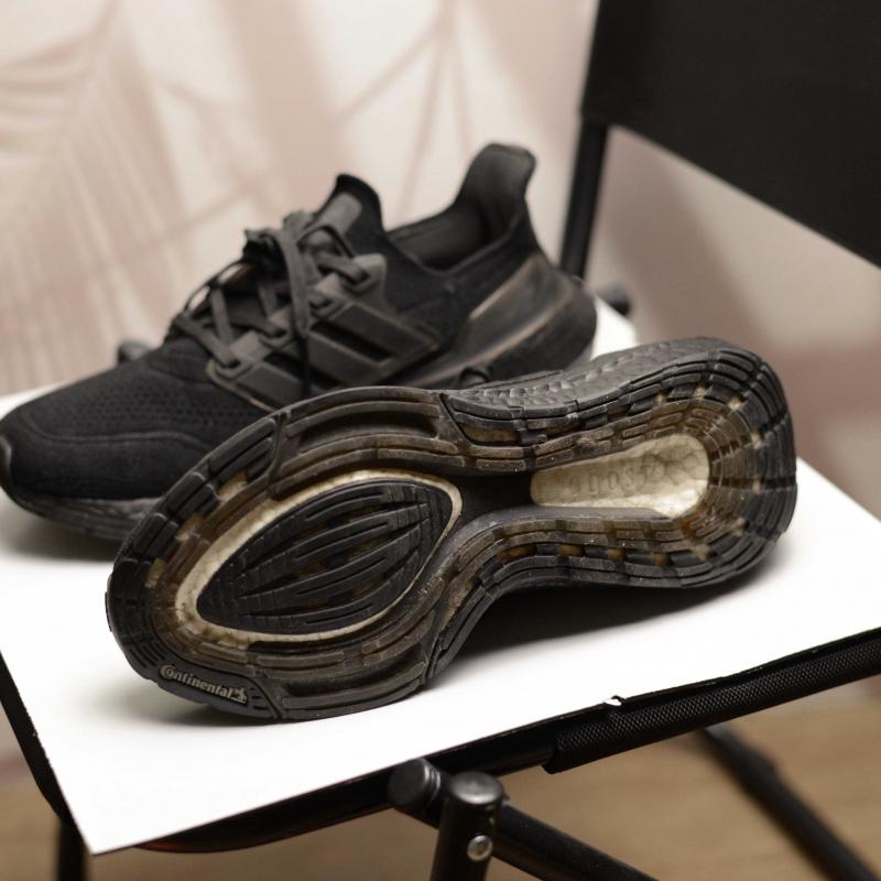 Giầy Adidas UltraBOOST Light - Black / Black