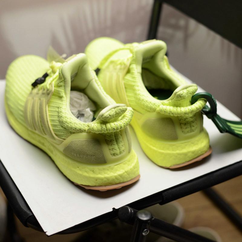 Giày Das Ivy Park x adidas UltraBoost 'Hi-Res Yellow'
