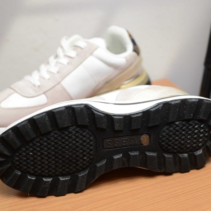 Giầy Guess Trainers