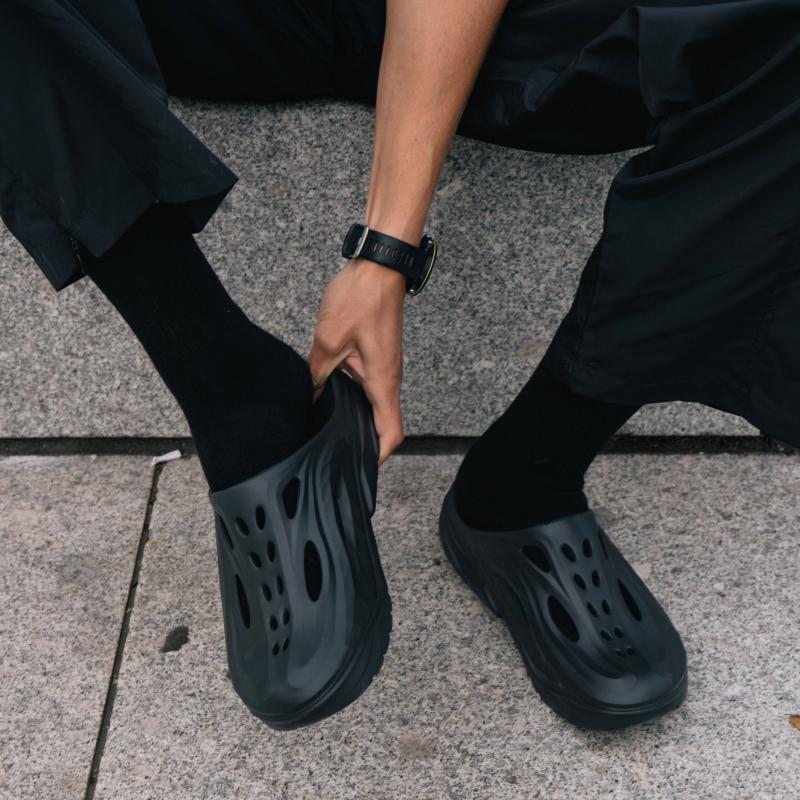 Sục Chạy Bộ Hoka Ora Recovery Mule " Triple Black"