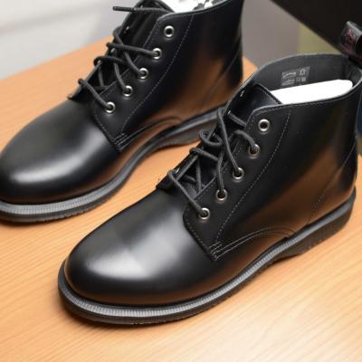 Giầy Dr Martens Chucka