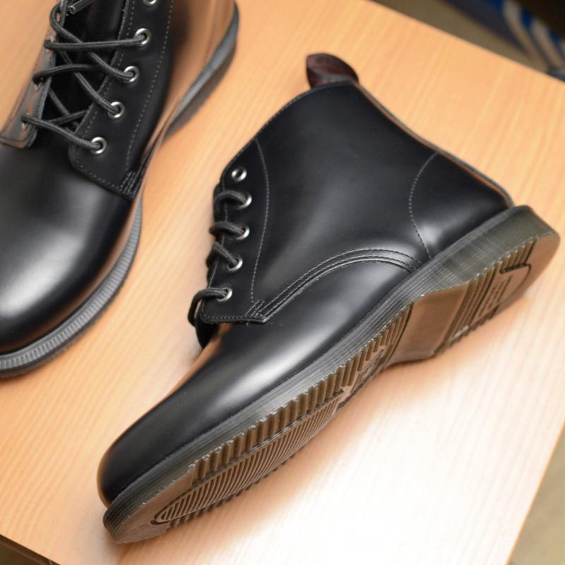 Giầy Dr Martens Chucka