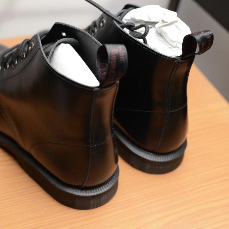 Giầy Dr Martens Chucka