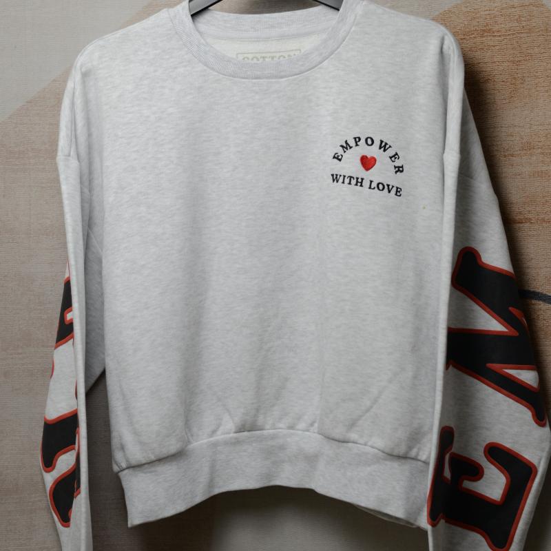 Áo nỉ Croptop 'EMPOWER WITH LOVE’