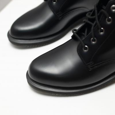 Giầy Dr Martens Chucka