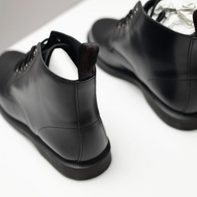 Giầy Dr Martens Chucka