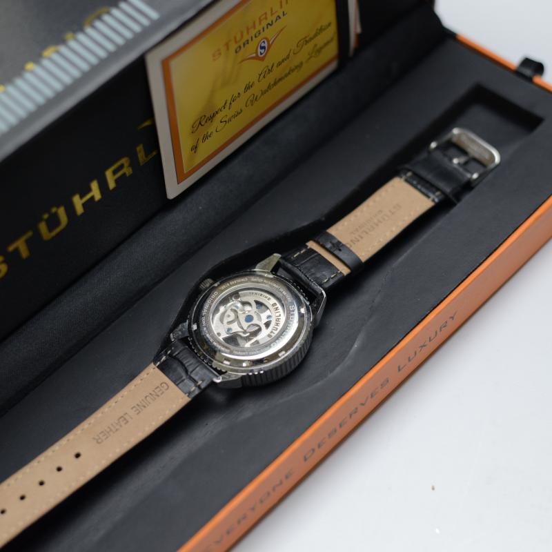 Đồng Hồ Stuhrling Watch