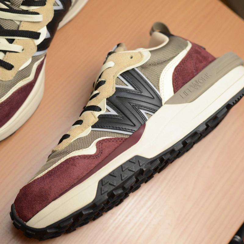 Giầy LifeWork Space Run Runner (Burgundy )