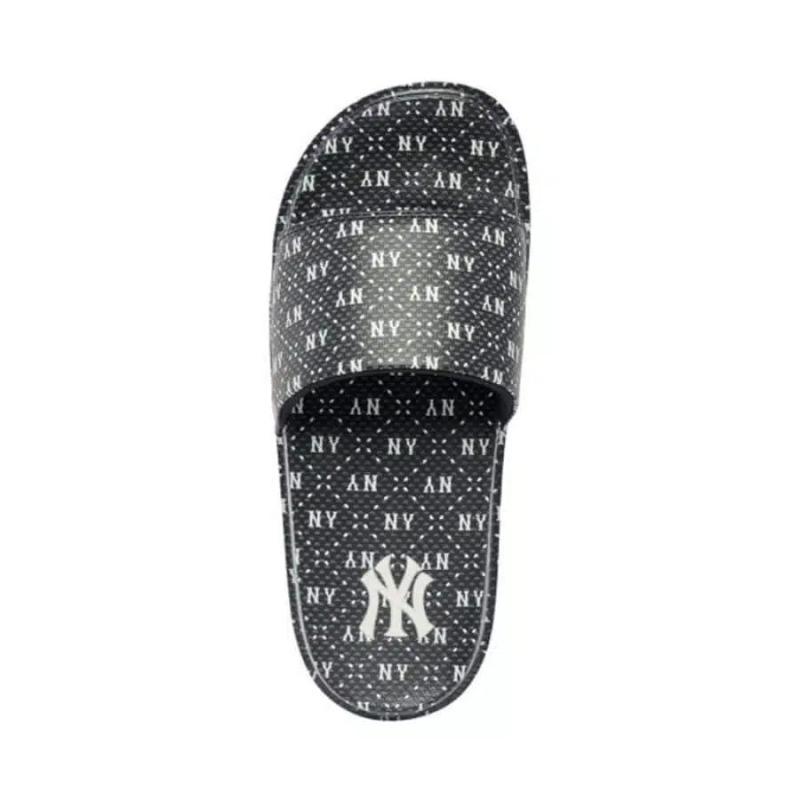 Dép MLB Chunky Mound Diamond Monogram New York Yankees Black