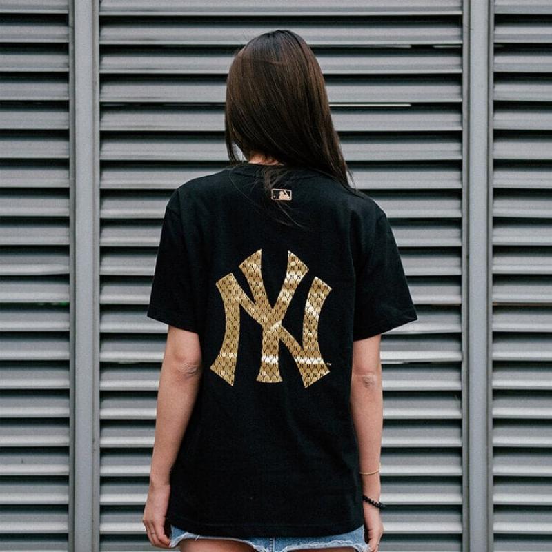 Áo thun cổ tròn ngắn tay Golden New York Monogram