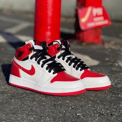 Giầy Nike Air Jordan 1 Retro High OG 'Heritage'