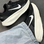 Giày Nike Zoom Vomero 18 'Black White'