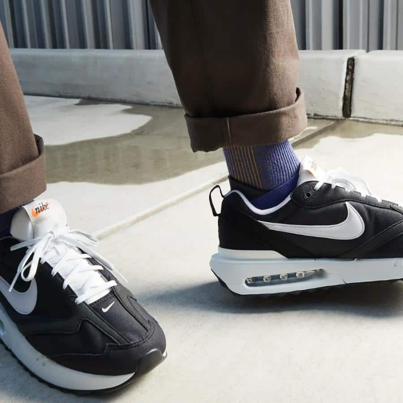 Giày Nike Air Max Dawn ‘Black White’