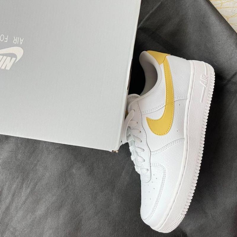 Giầy Nike Womens WMNS Air Force 1 Low White Yellow