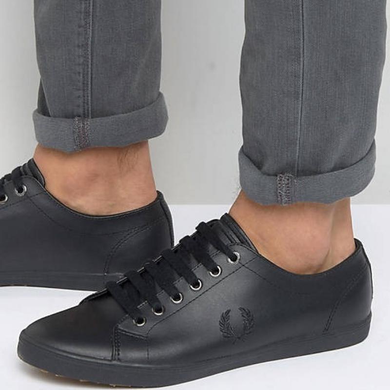 Giầy Fred Perry Kingston Leather Sneakers in Black